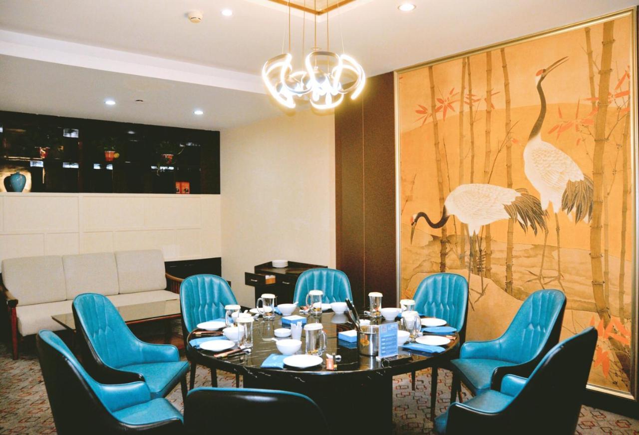 Days Hotel & Suites China Town---Five Minutes To Reach Changsha Station, The Metro Line 2 & Line 6 Are Nearby,Free Gym & Laundromat,Chinese And Western Buffet Breakfast Is Offered On The 31St Floor Ngoại thất bức ảnh