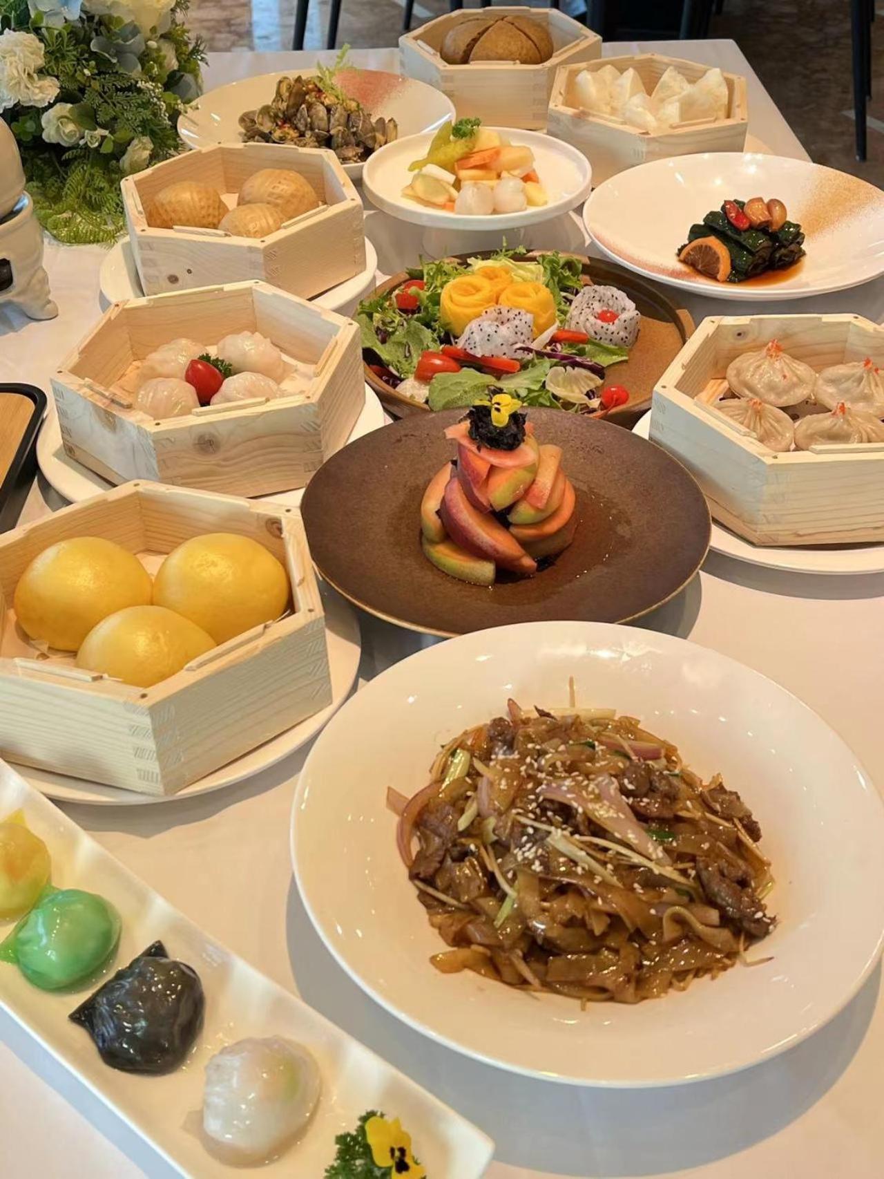 Days Hotel & Suites China Town---Five Minutes To Reach Changsha Station, The Metro Line 2 & Line 6 Are Nearby,Free Gym & Laundromat,Chinese And Western Buffet Breakfast Is Offered On The 31St Floor Ngoại thất bức ảnh