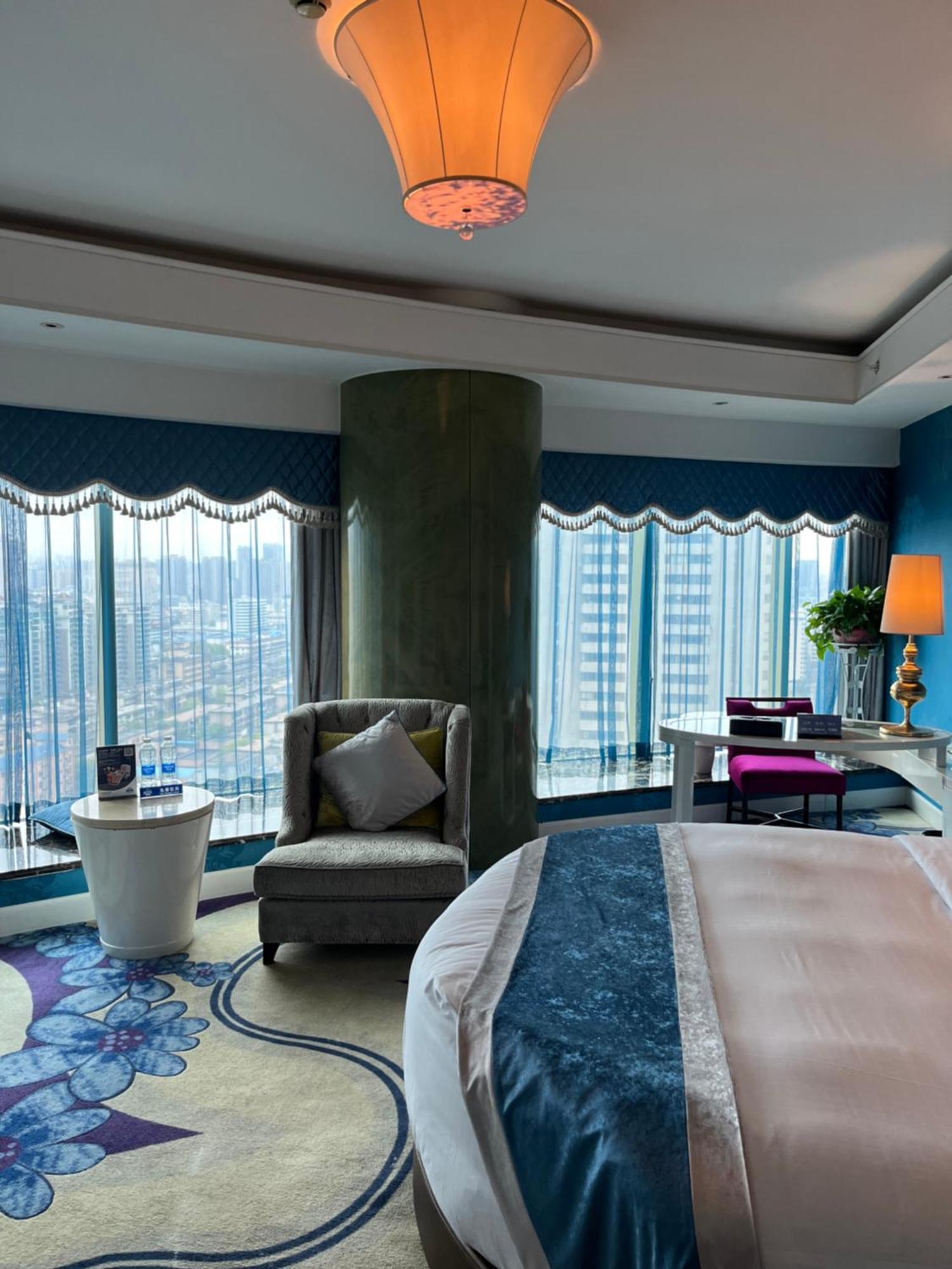 Days Hotel & Suites China Town---Five Minutes To Reach Changsha Station, The Metro Line 2 & Line 6 Are Nearby,Free Gym & Laundromat,Chinese And Western Buffet Breakfast Is Offered On The 31St Floor Ngoại thất bức ảnh