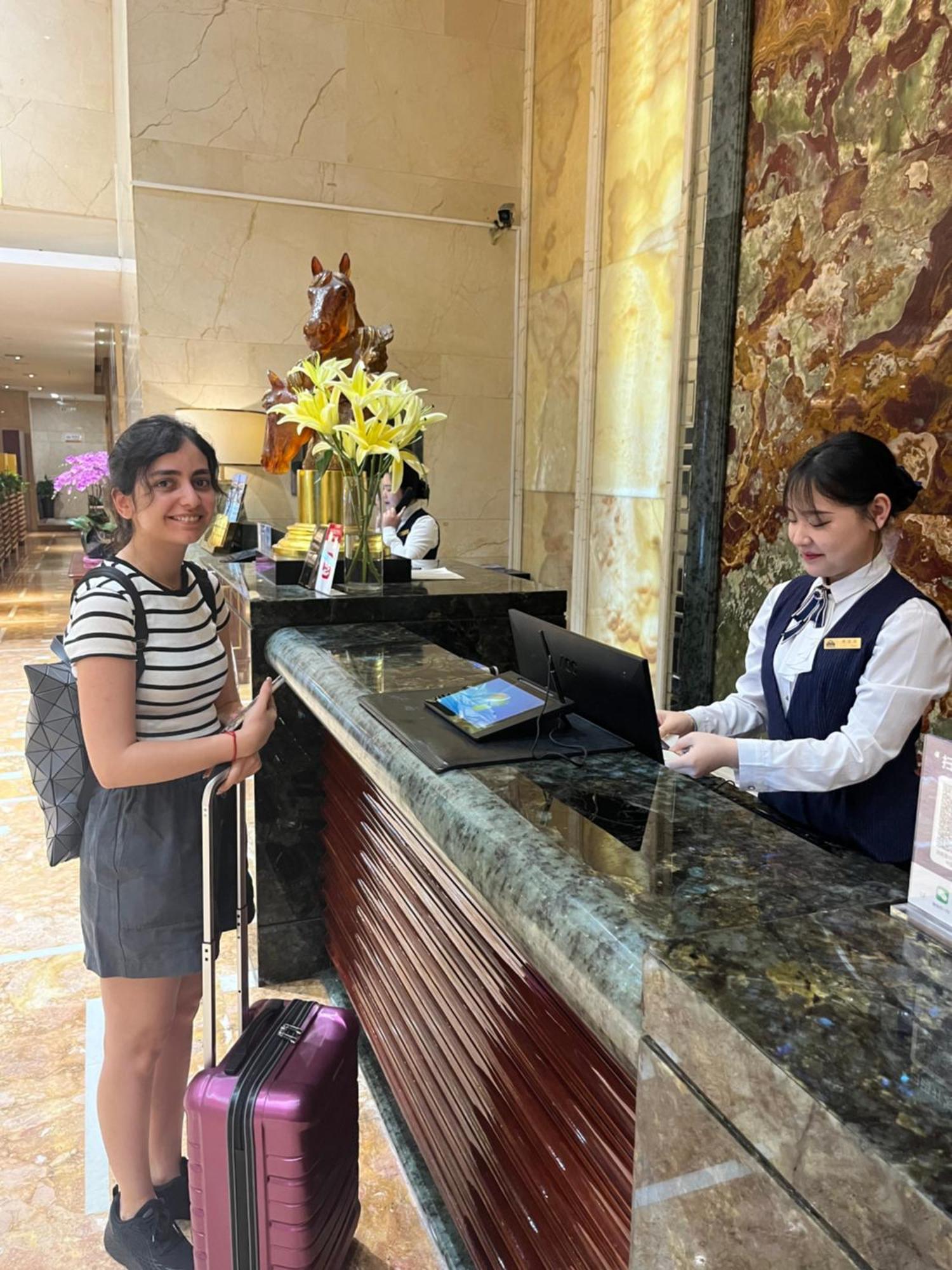 Days Hotel & Suites China Town---Five Minutes To Reach Changsha Station, The Metro Line 2 & Line 6 Are Nearby,Free Gym & Laundromat,Chinese And Western Buffet Breakfast Is Offered On The 31St Floor Ngoại thất bức ảnh